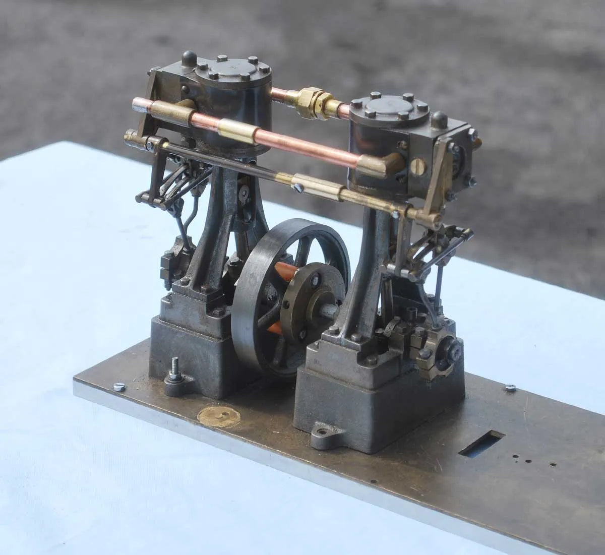 Pair coupled Stuart 10V engines