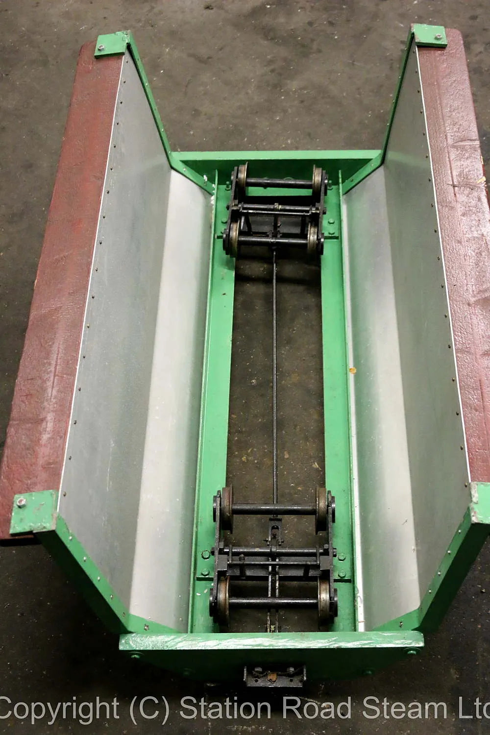 5 inch gauge four wheel raised level driving truck with leg boards
