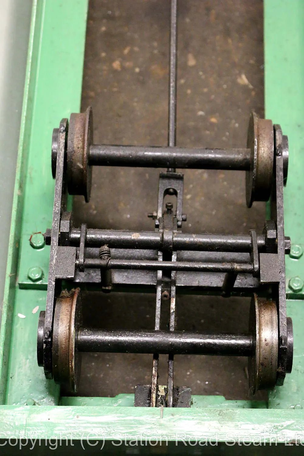5 inch gauge four wheel raised level driving truck with leg boards