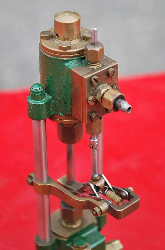 Small vertical steam pump
