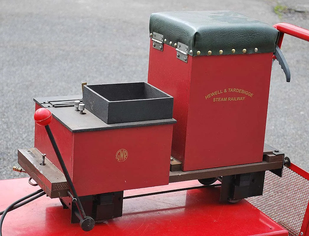 Ground level 5 inch gauge driving truck