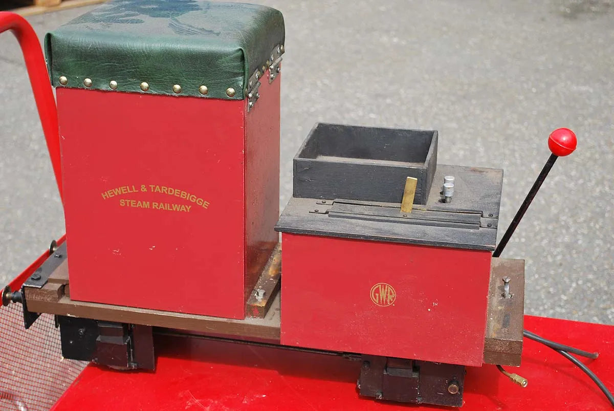 Ground level 5 inch gauge driving truck