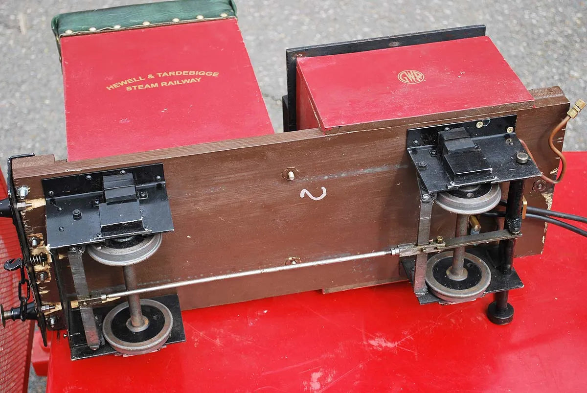 Ground level 5 inch gauge driving truck