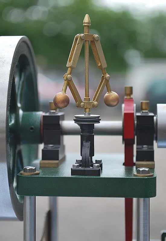 Cotswold Heritage "Ariel" vertical engine