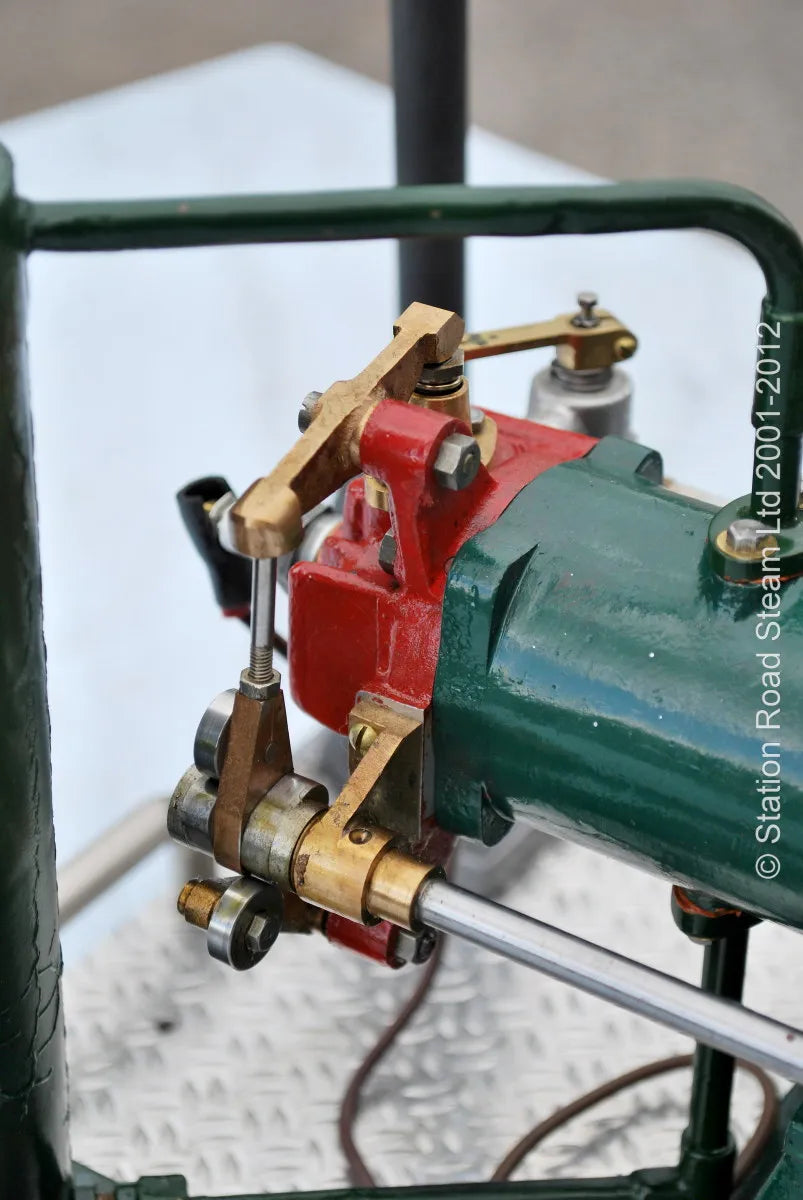 Westbury "Wyvern" open crank engine