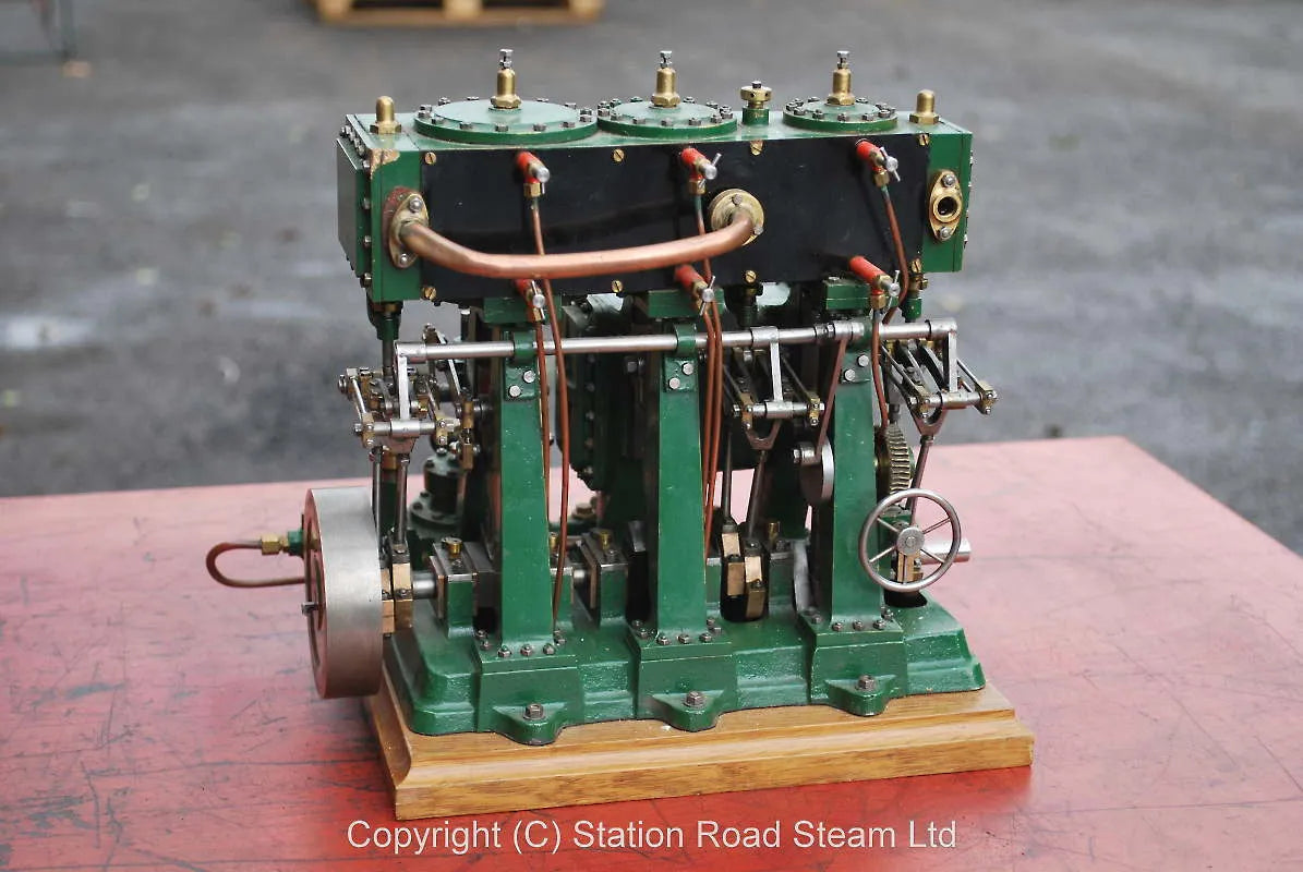 Triple expansion engine