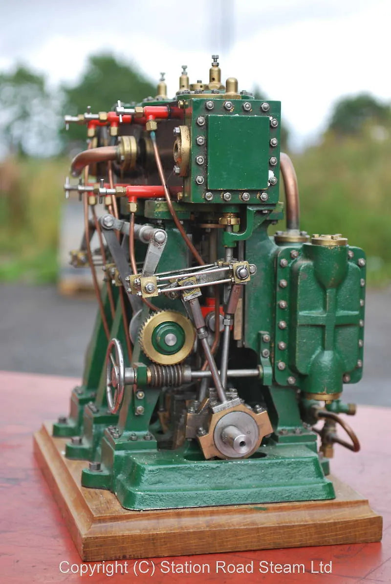 Triple expansion engine