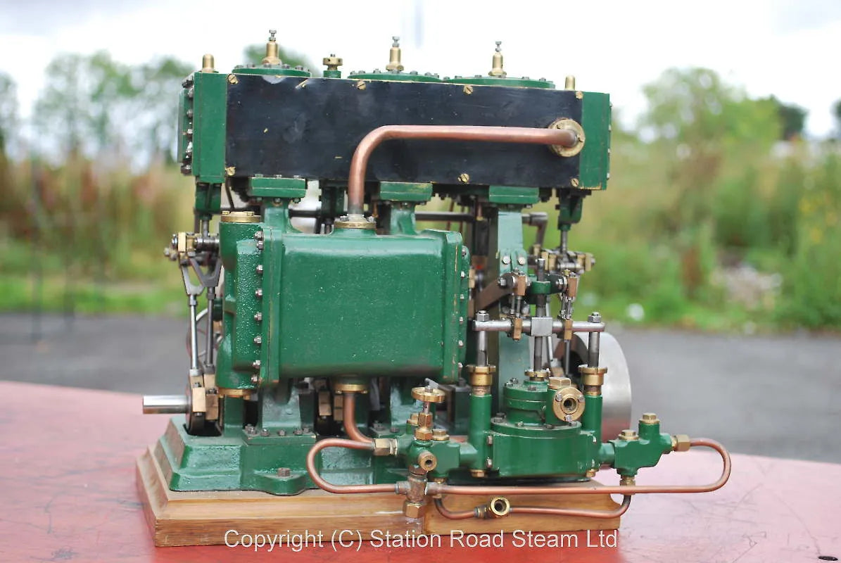 Triple expansion engine