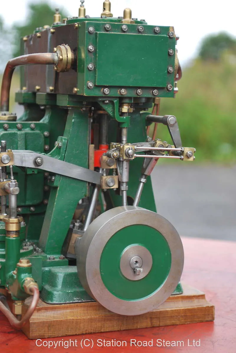 Triple expansion engine