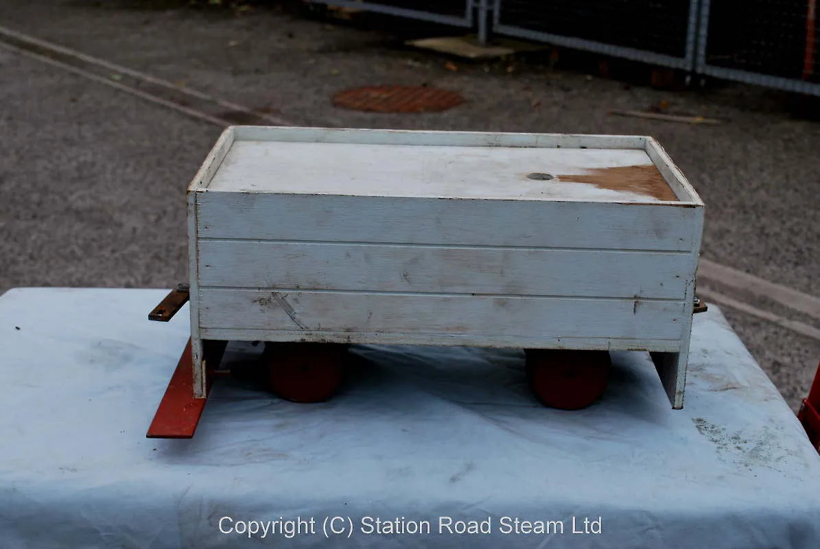5 inch gauge grey driving truck with foot rest & water tank
