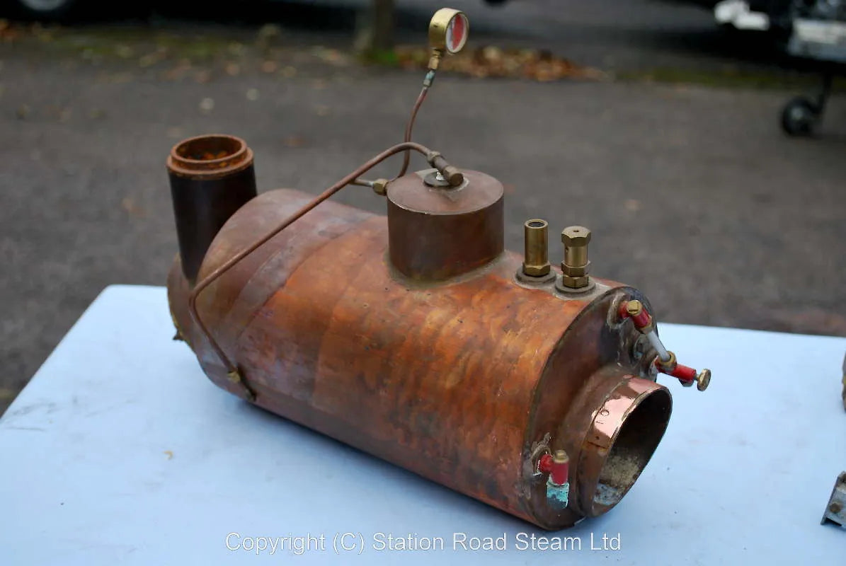 Centre flue marine boiler
