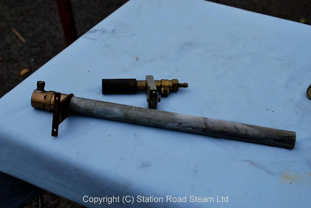 Centre flue marine boiler