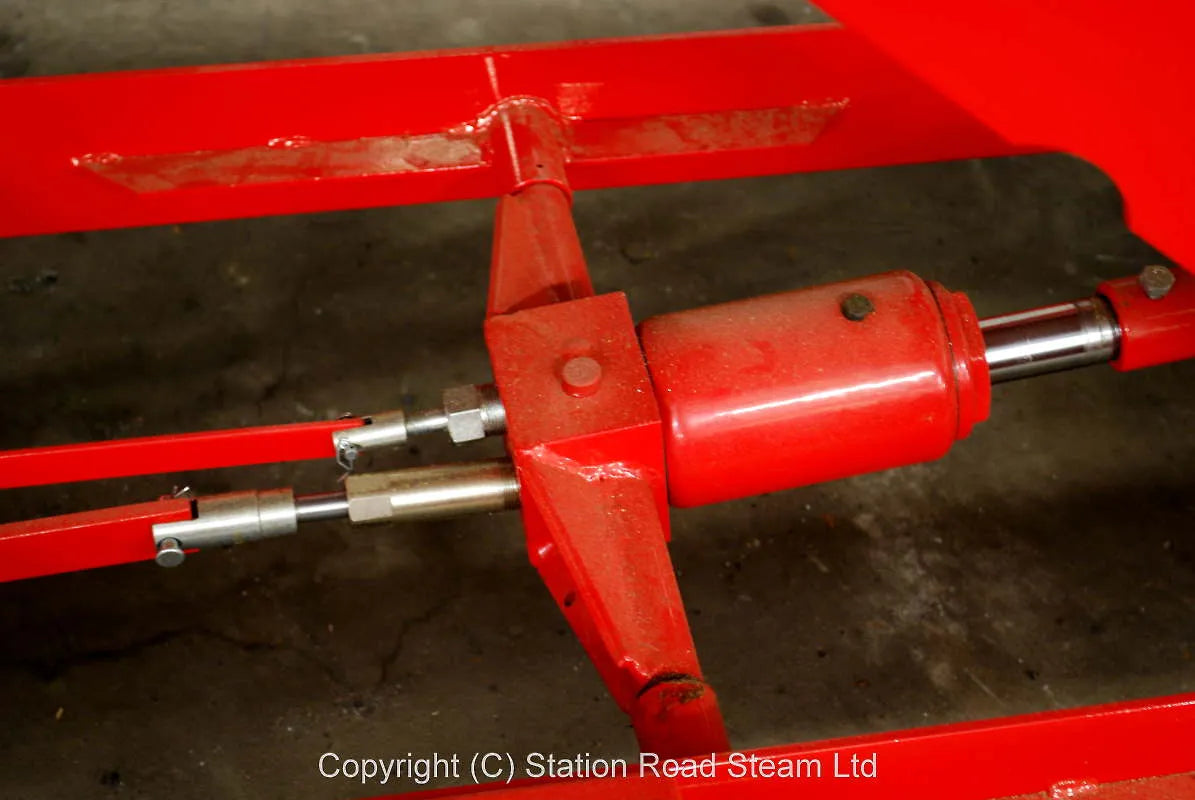 Hydraulic work bench with 7 1/4 track
