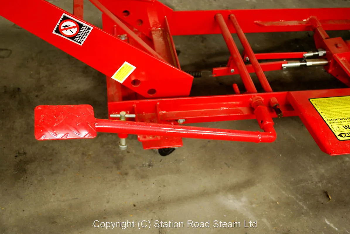 Hydraulic work bench with 7 1/4 track