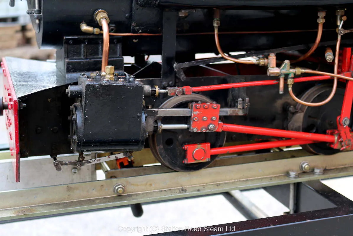 7 1/4 inch gauge 0-4-0ST with driving truck