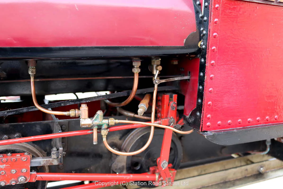 7 1/4 inch gauge 0-4-0ST with driving truck