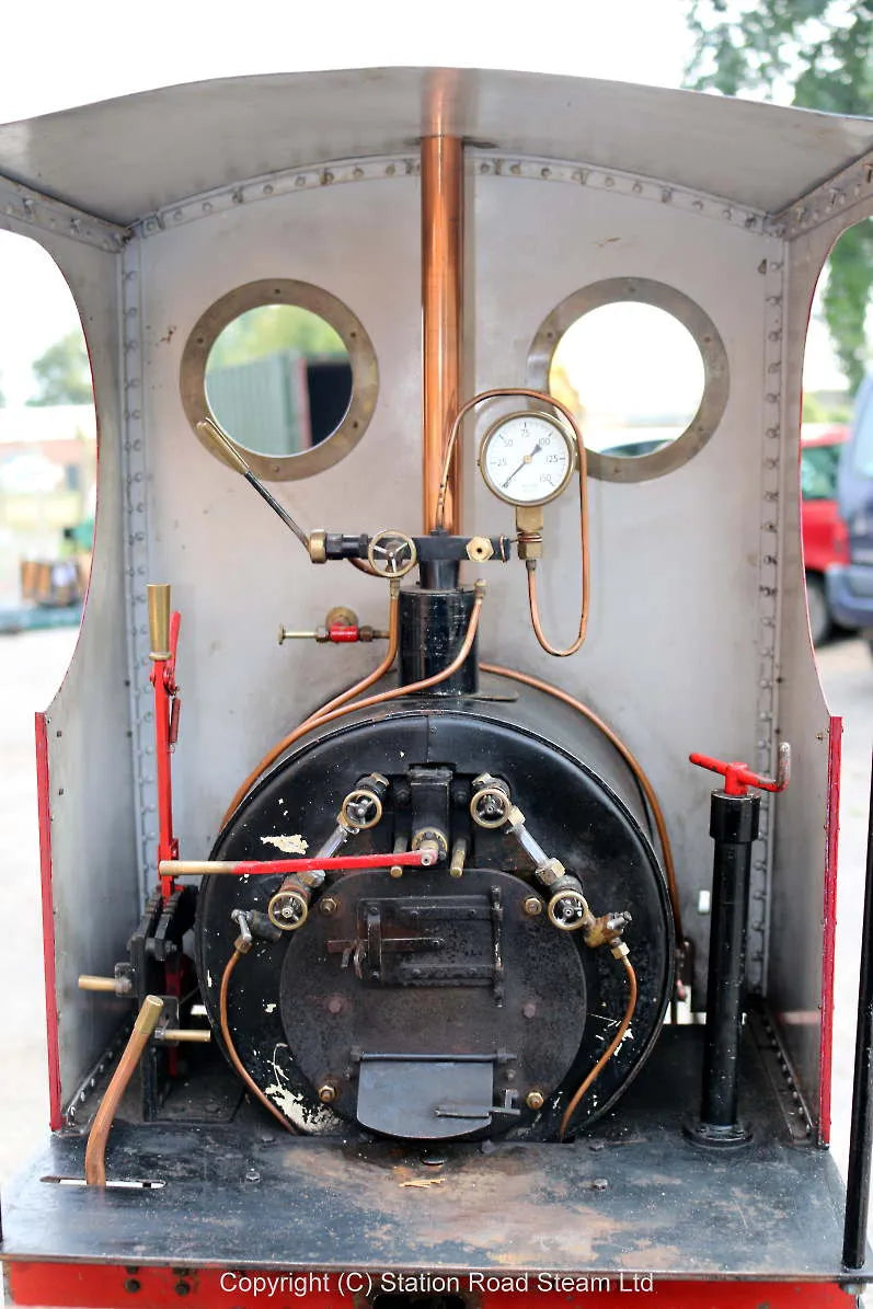 7 1/4 inch gauge 0-4-0ST with driving truck