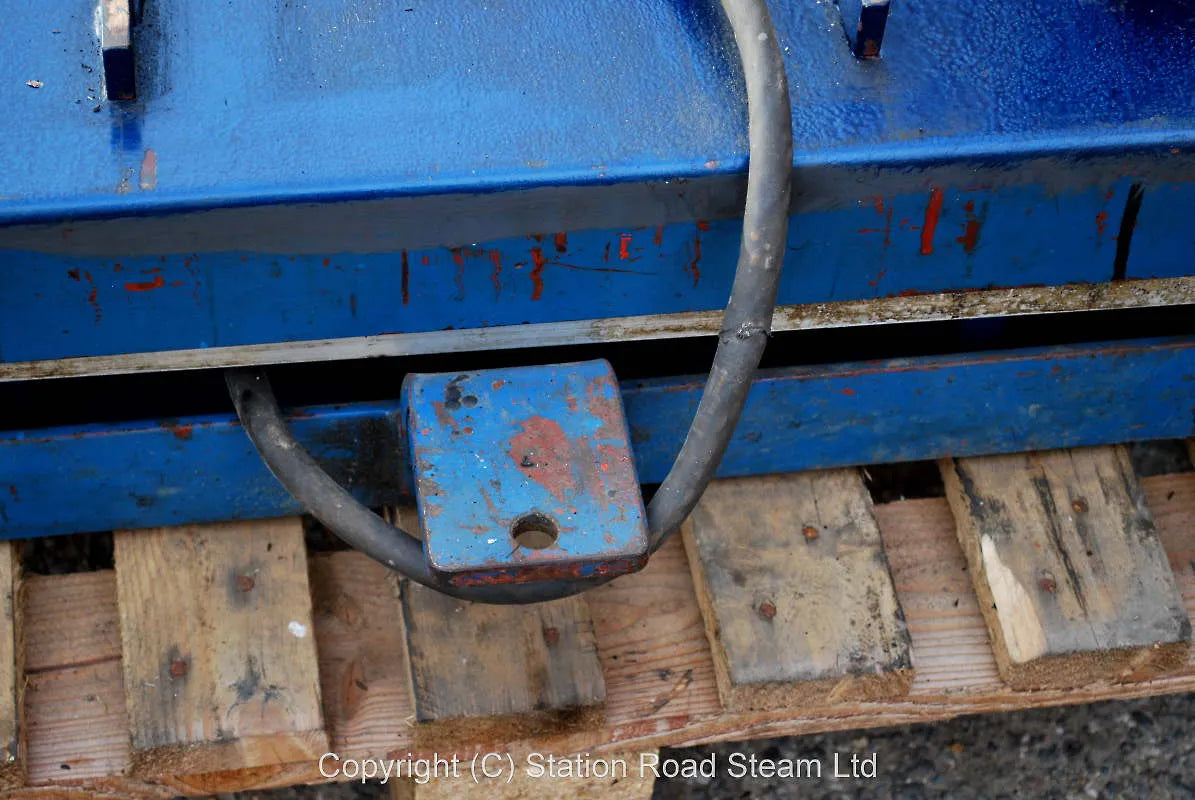 Electric lift bench