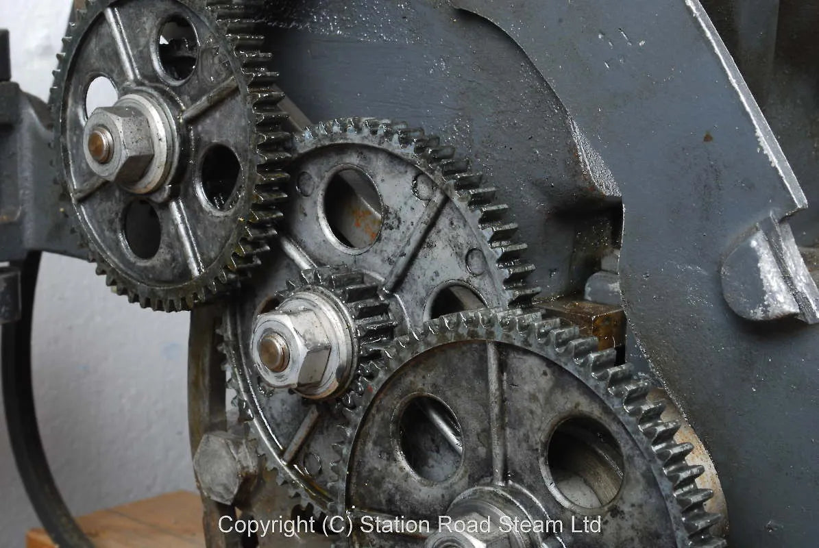 Atlas lathe with faceplate & steady