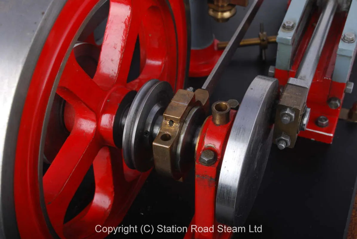 Twin cylinder mill engine with governor