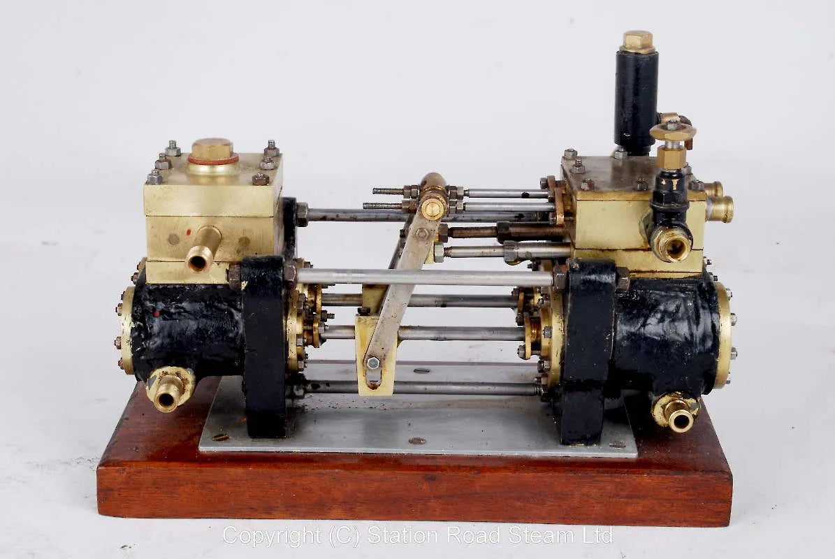 Duplex steam pump