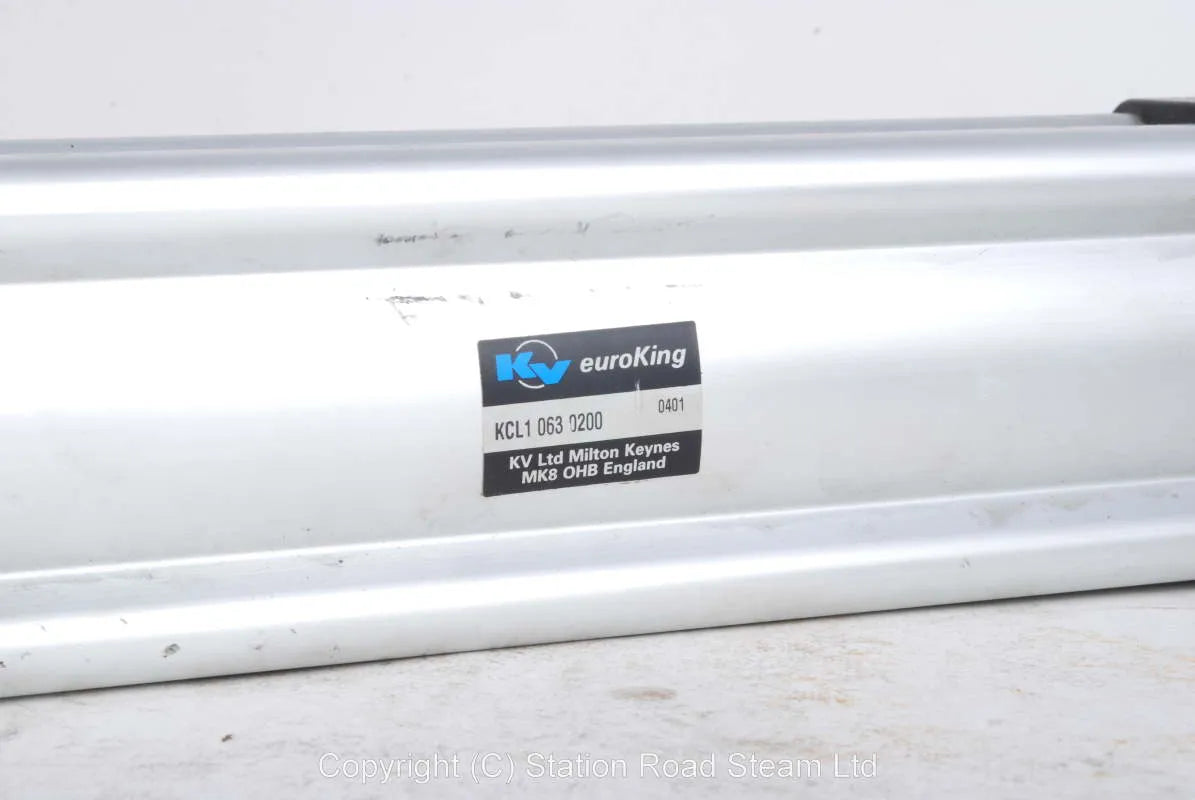 Pair pneumatic cylinders