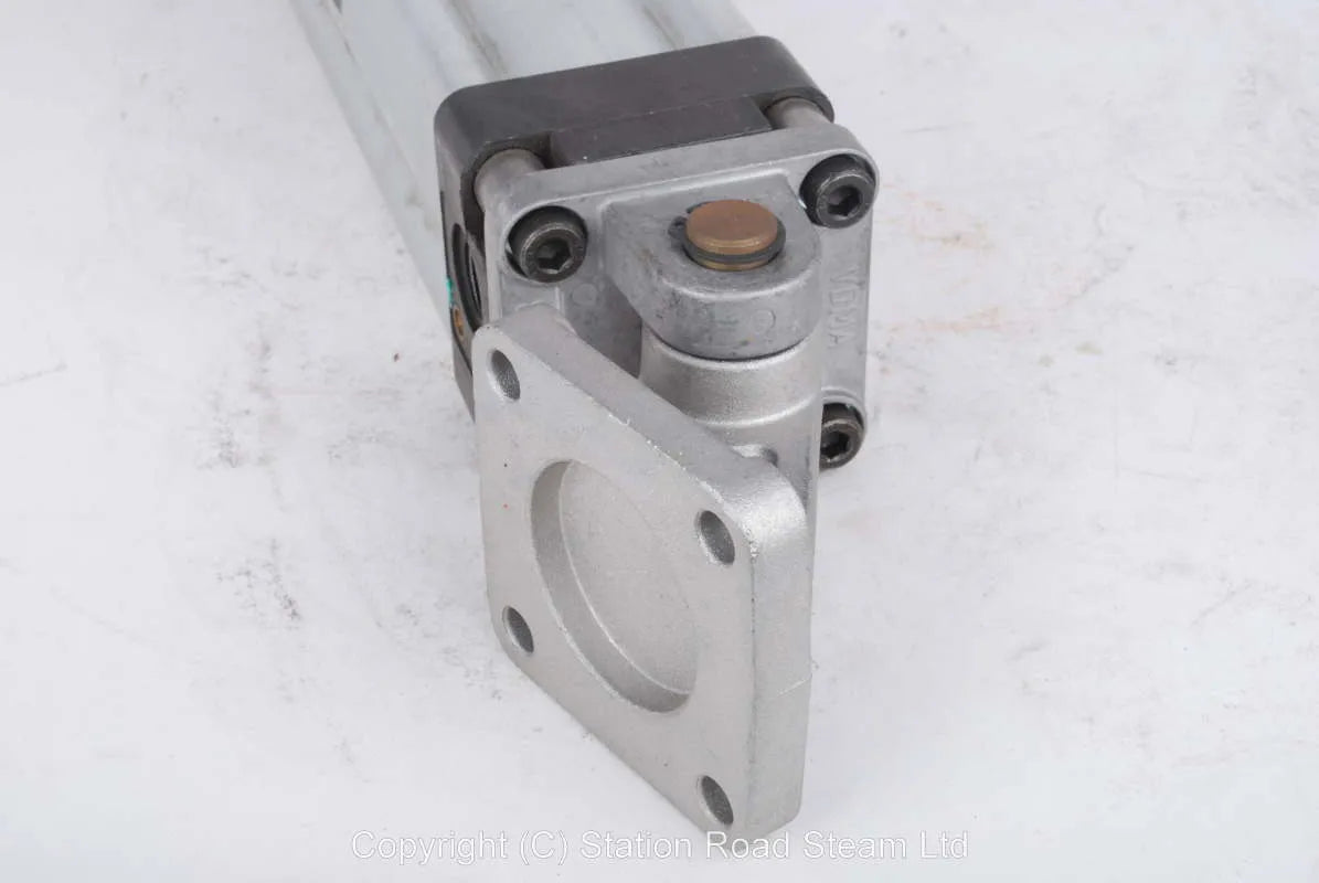 Pair pneumatic cylinders