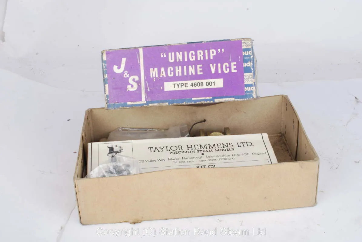 Set Taylor-Hemmens vertical engine castings