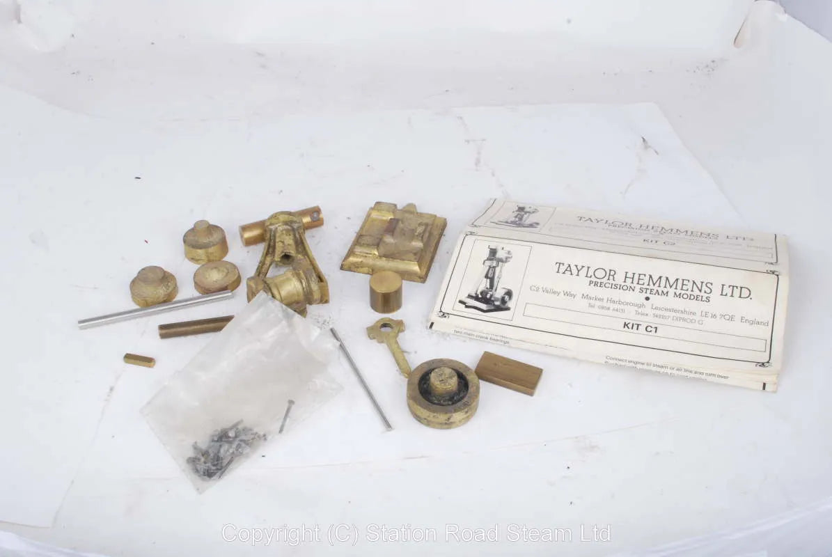 Set Taylor-Hemmens vertical engine castings