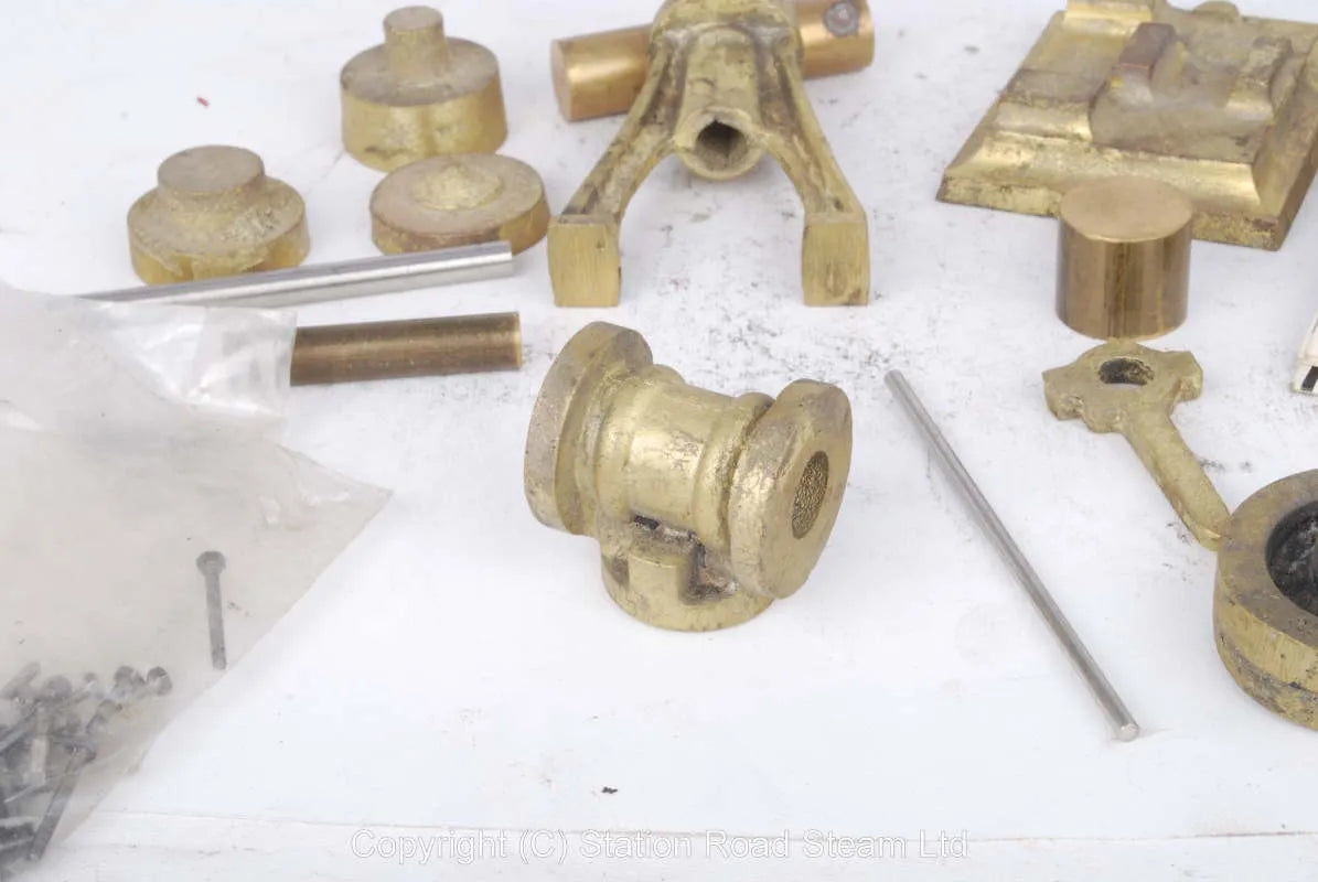 Set Taylor-Hemmens vertical engine castings