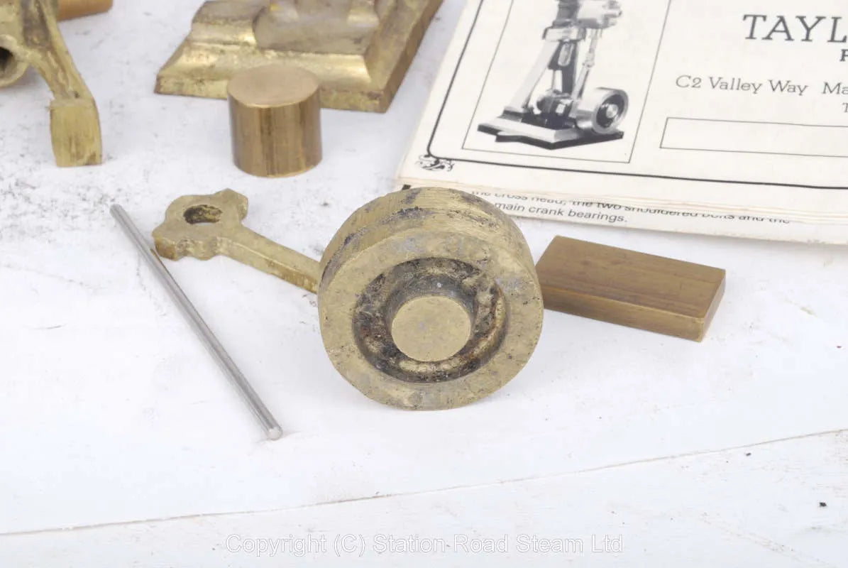 Set Taylor-Hemmens vertical engine castings