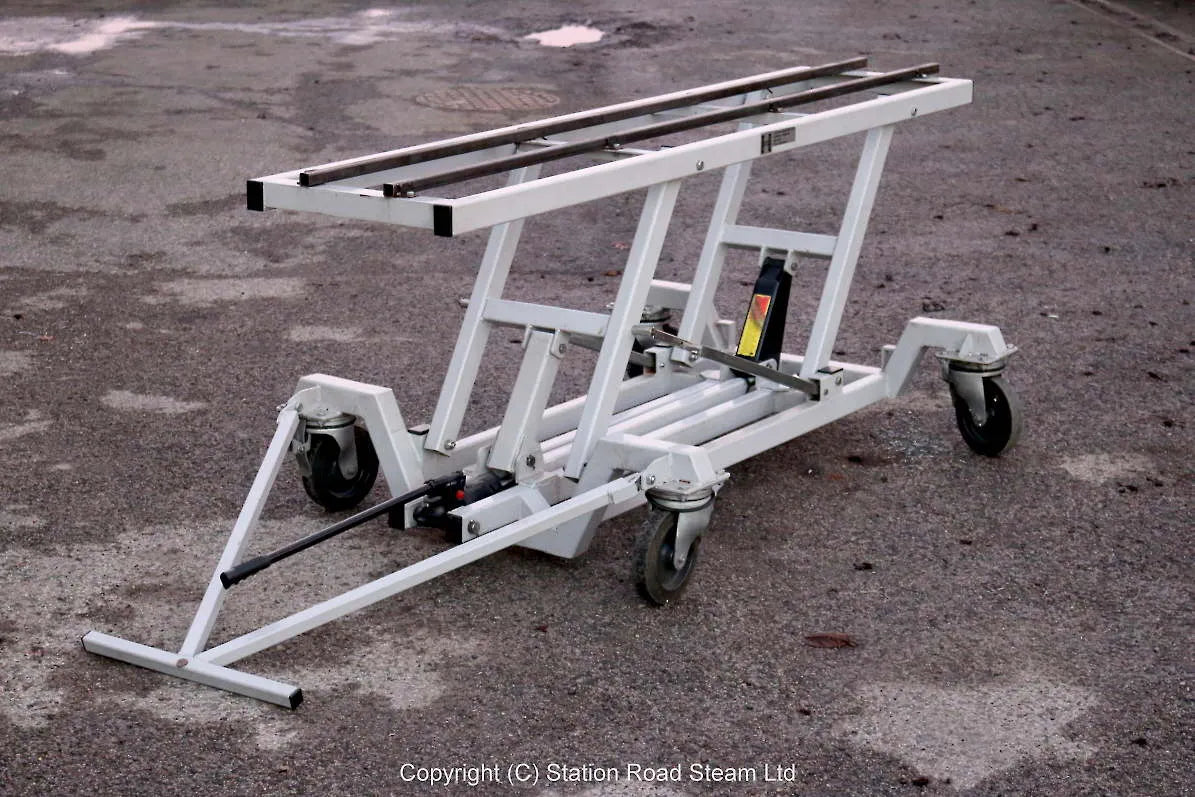 "Handy Height" locomotive lift