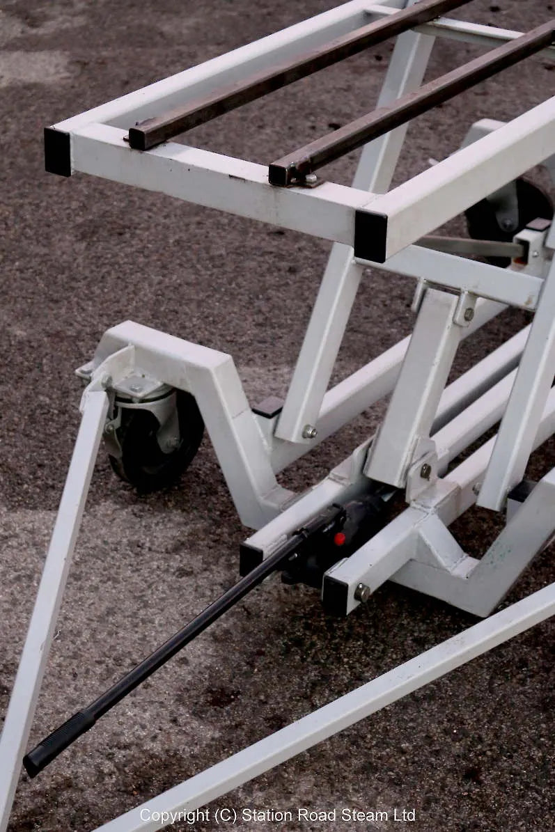 "Handy Height" locomotive lift