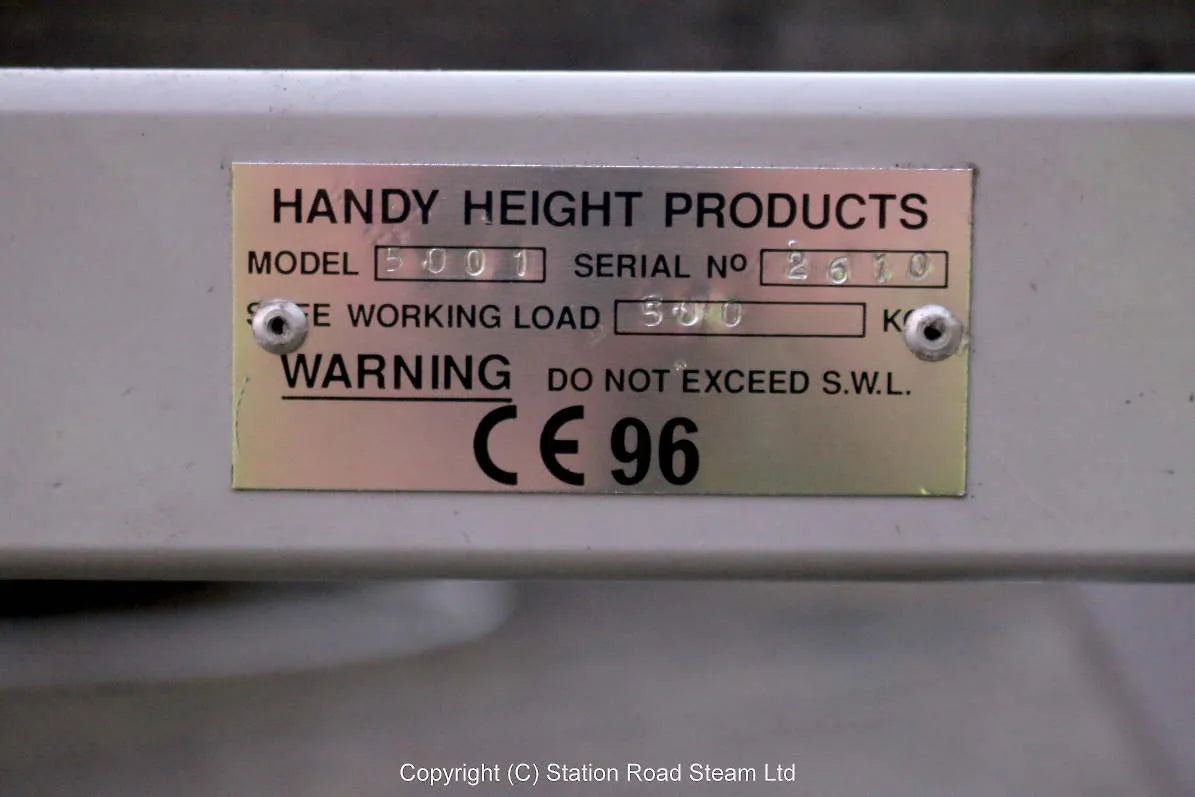 "Handy Height" locomotive lift