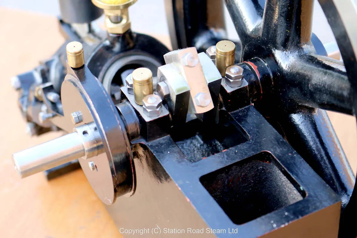 Robinson X-type hot tube engine