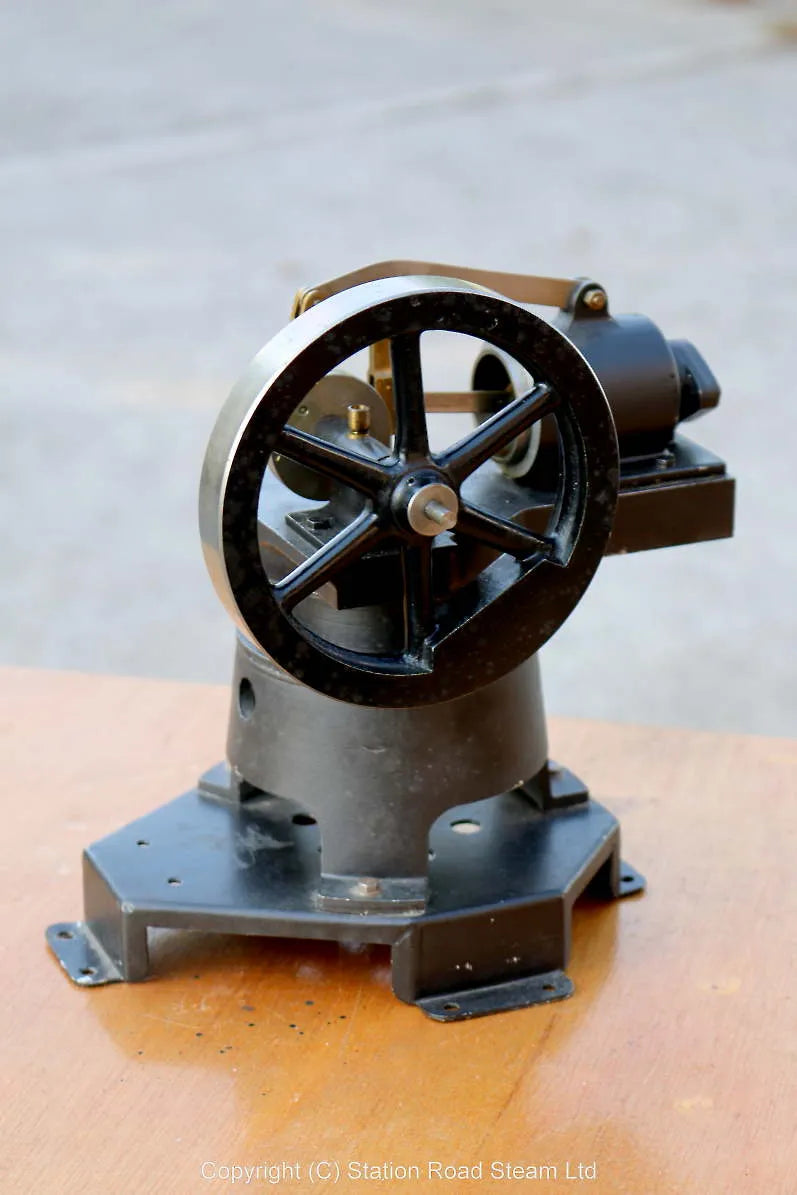 Robinson hot air engine