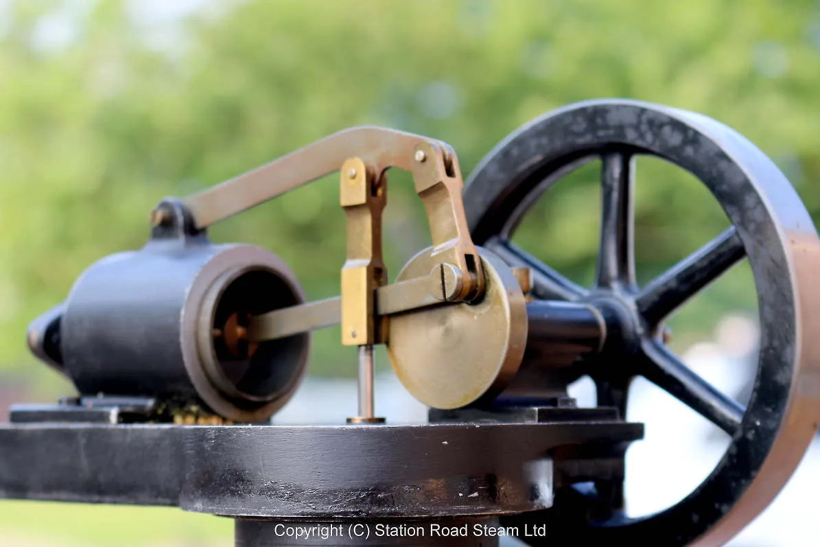 Robinson hot air engine