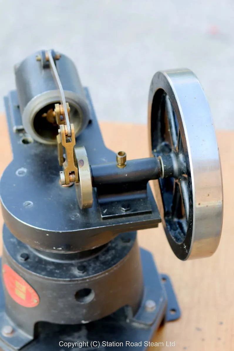Robinson hot air engine