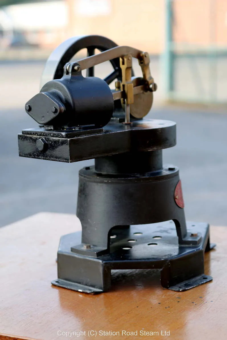 Robinson hot air engine