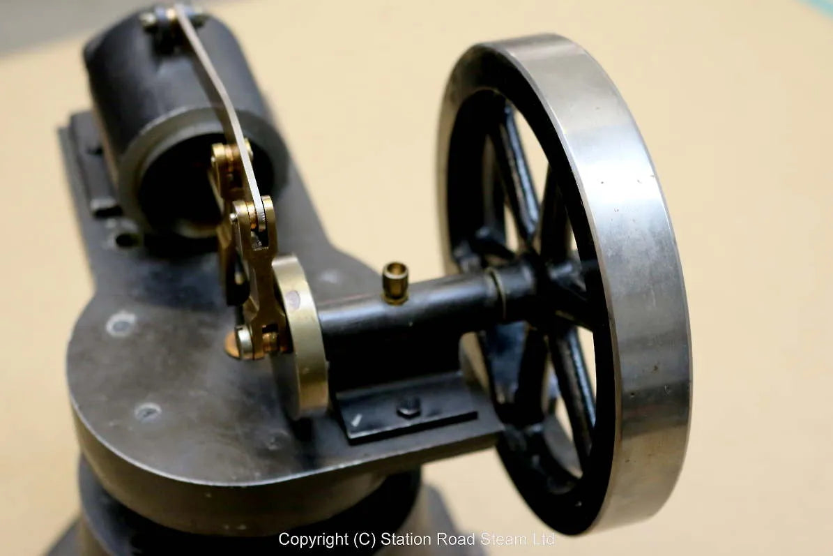 Robinson hot air engine
