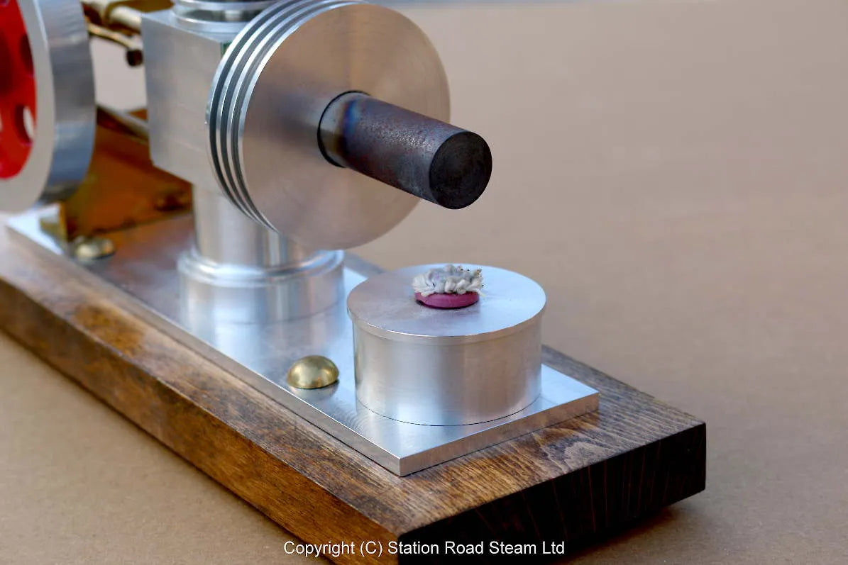 Scratch-built hot air engine