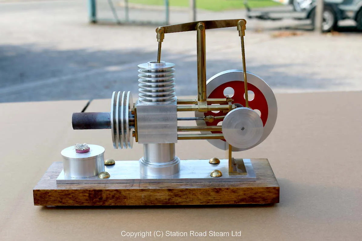 Scratch-built hot air engine