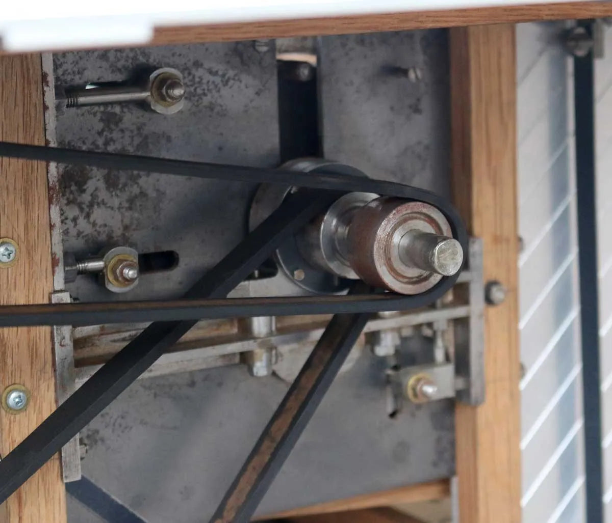 2 inch scale threshing machine