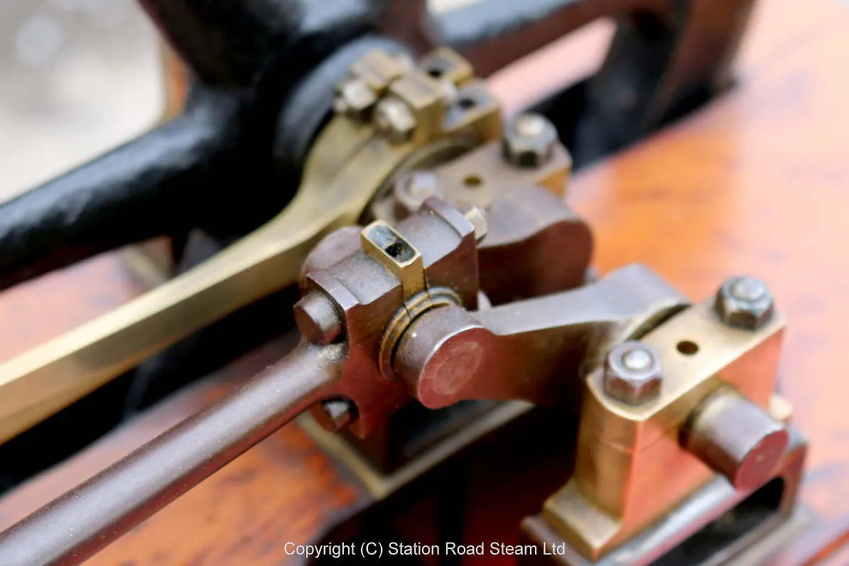 Old horizontal engine with reversing gear