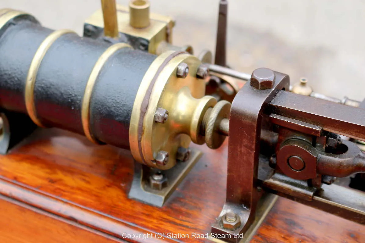 Old horizontal engine with reversing gear