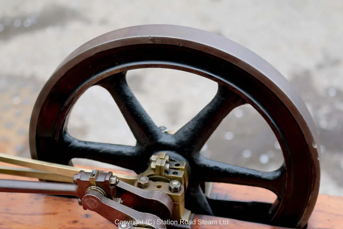 Old horizontal engine with reversing gear