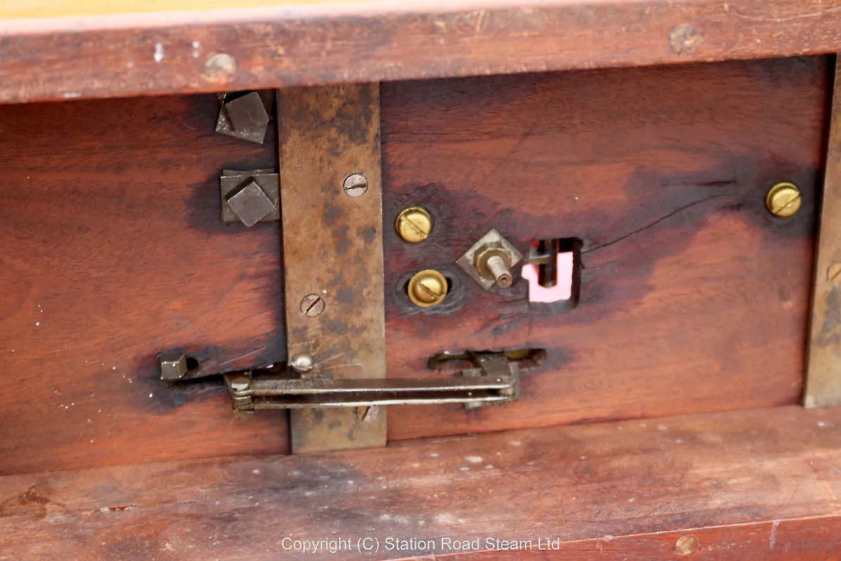 Old horizontal engine with reversing gear
