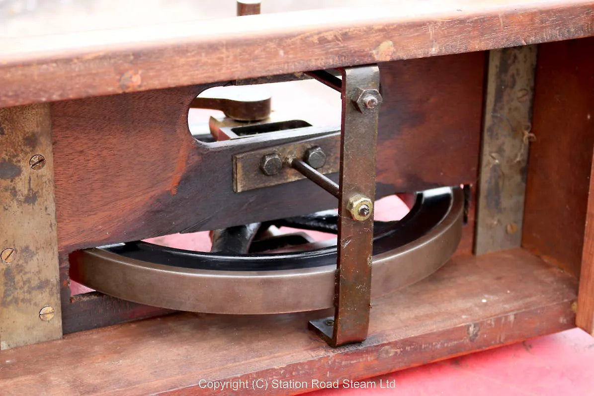 Old horizontal engine with reversing gear