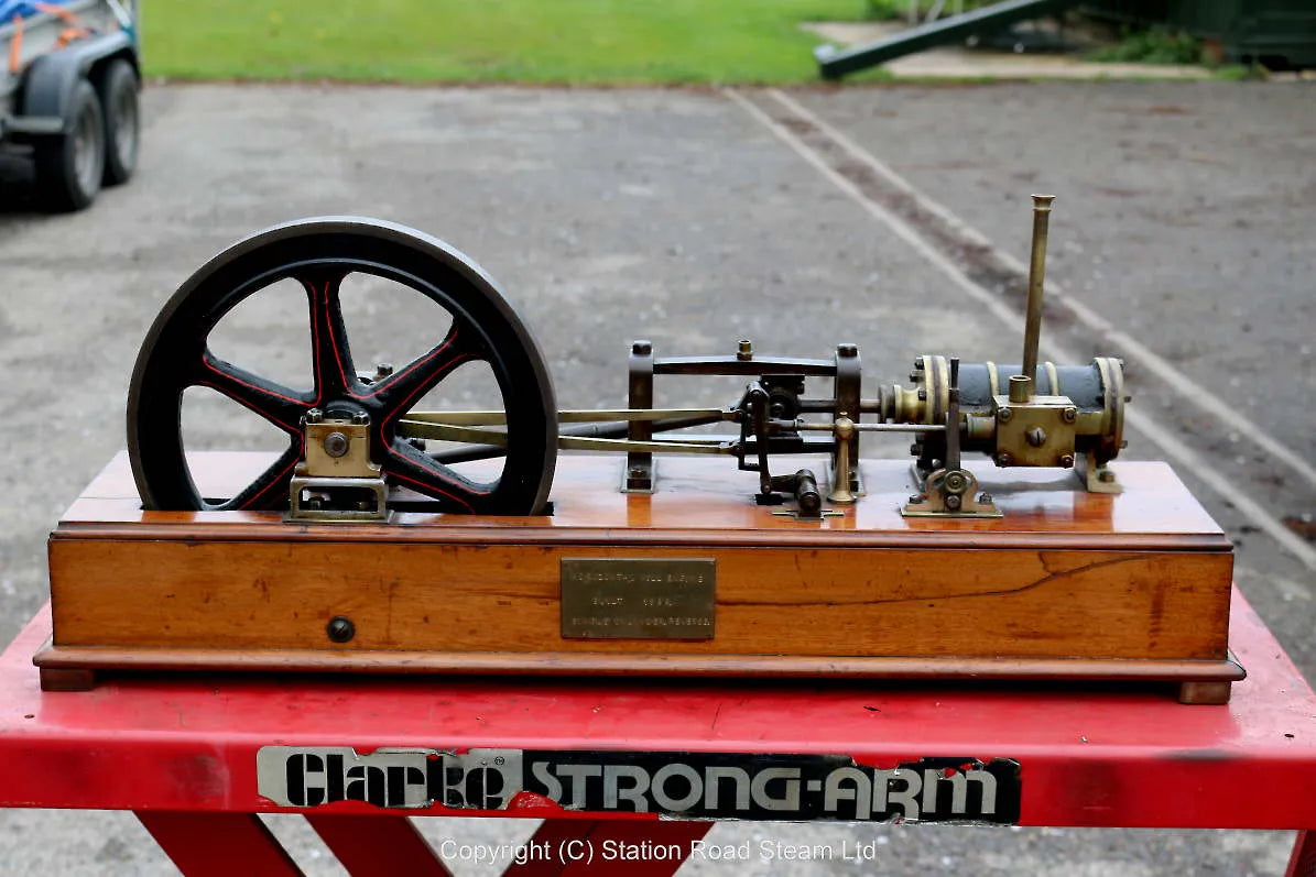 Old horizontal engine with reversing gear