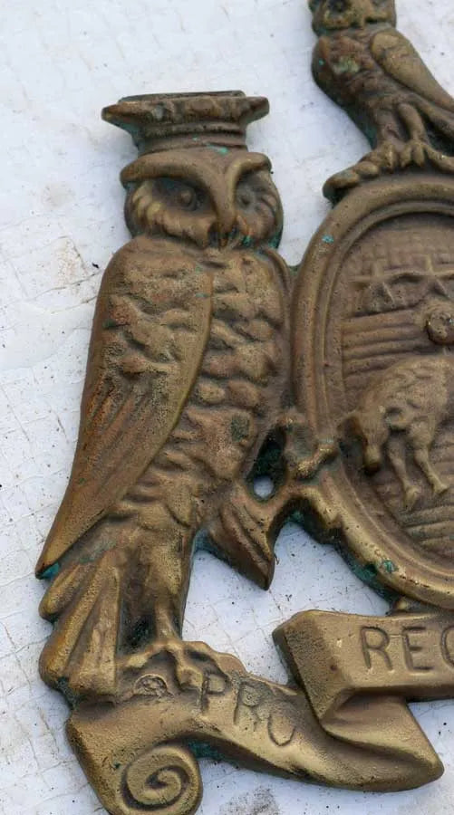 Reproduction Fowler crest